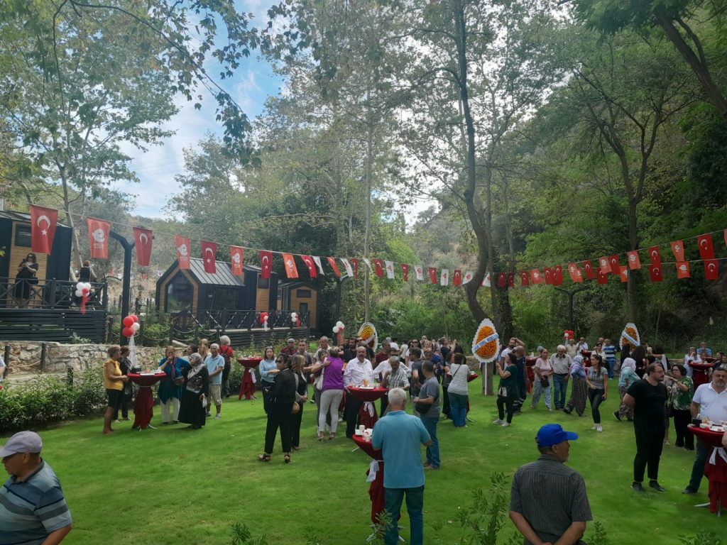 Efeler Halkından Doğa Restaurant’a Büyük İlgi