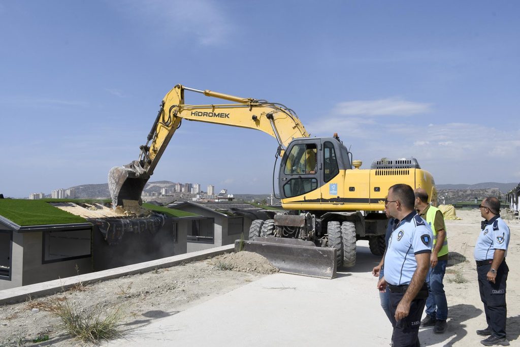 Kuşadası Belediyesi Kaçak Yapılaşmaya Geçit Vermiyor