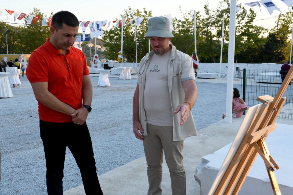 Kuşadası Neopolis Heykel Sempozyumu Başladı