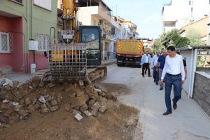 Başkan Özcan Yol Bakım Çalışmalarını Yerinde İnceledi