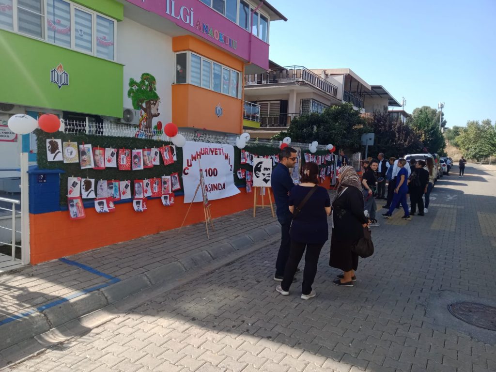 Cumhuriyetin 100. Yılında Özel İlgi Anaokulu Miniklerinden Gururlandıran Gösteri