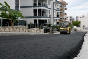 Kuşadası Belediyesi Yol Yapım Çalışmalarına Kesintisiz Devam Ediyor