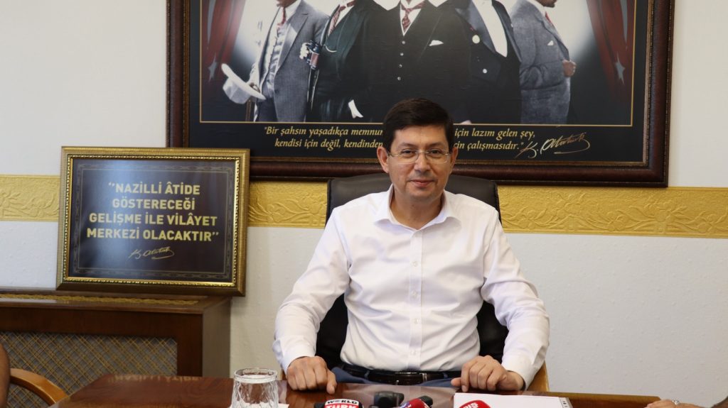 Başkan Özcan: “Öğretmenlerimiz, Yarınlarımızı Aydınlatan Güneştir”