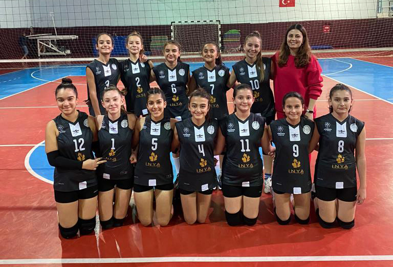 Germencikli Voleybol Kızlar İlk Galibiyetini Kaptı