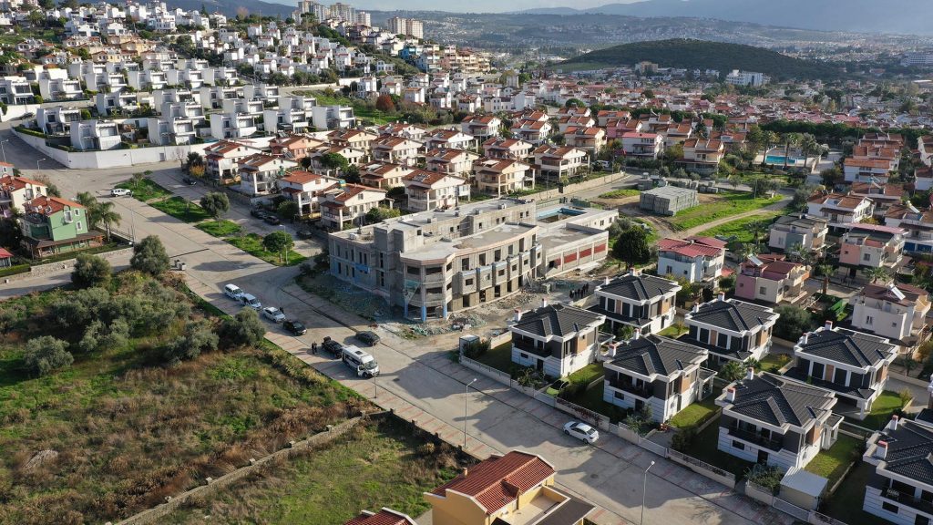 Kuşadası’na Başkan Ömer Günel İmzası