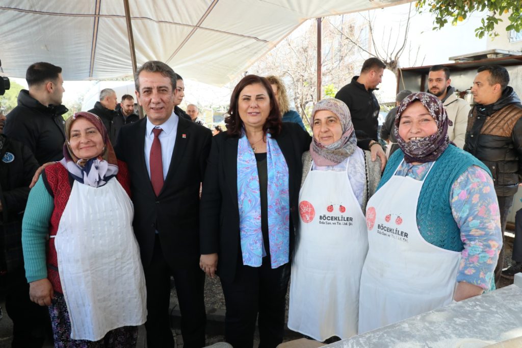 Başkan Çerçioğlu’na Cumartesi Pazarında Yoğun İlgi