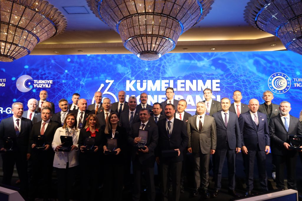 Egeli Yaş Meyve Sebze İhracatçılarına Büyük Ödül