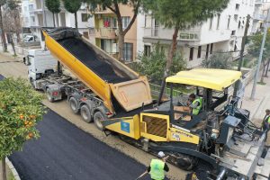 Aydın Büyükşehir Belediyesi’nden Efeler’e Asfalt Hamlesi