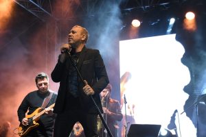 Kuşadası’nda Haluk Levent Rüzgarı