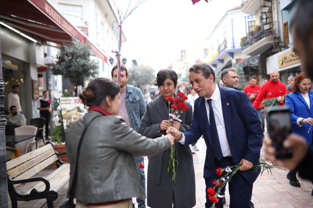 Anıl Yetişkin Efeler’de Sevginin Kazanacağını Kanıtladı