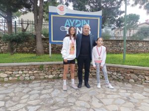 Hasan Dinçer Gençlerin Yanında