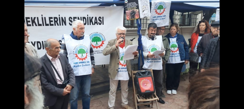 Tüm Emekliler Sendikası Maaşları Protesto Etti