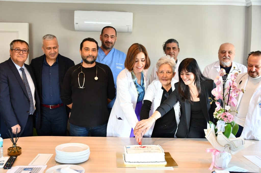 Kuşadası Belediyesi’nden Sağlık Çalışanlarına Tıp Bayramı Ziyareti