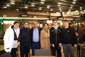Efeler’den Üniversiteye Hazırlanan Öğrencilere Tam Destek