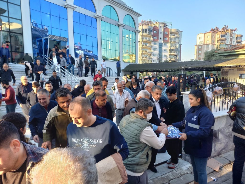 Aydın Büyükşehir Belediyesi Vatandaşlarla Bayramlaştı