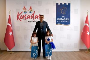 Kuşadası Belediyesi 23 Nisan Geleneğini Devam Ettirdi