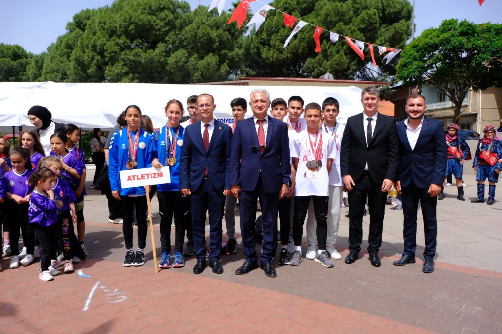 Kuyucak’ta 19 Mayıs Coşkuyla Kutlanmaya Başladı