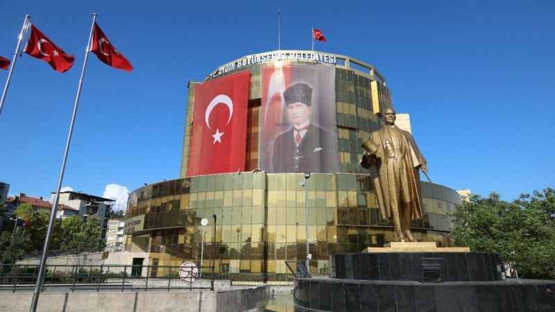 Aydın Büyükşehir Belediyesinin Türk Bayrağı Hassasiyeti