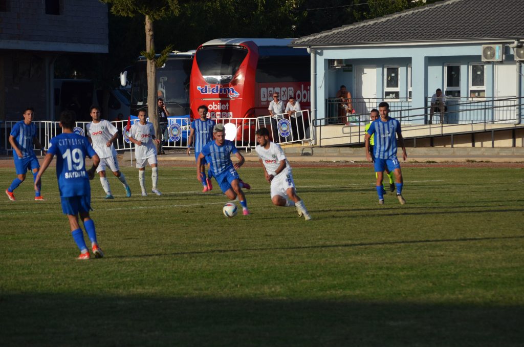EFELER 09 – ALANYA 1221’İ KENDİ EVİNDE 2-1 YENEREK GRUBUNDA 5. SIRAYA YÜKSELDİ