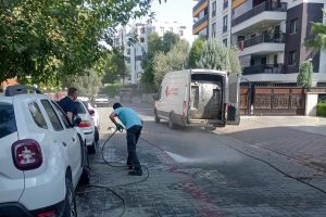 EFELER’İN EKİPLERİ PIRIL PIRIL BİR KENT İÇİN ÇALIŞIYOR