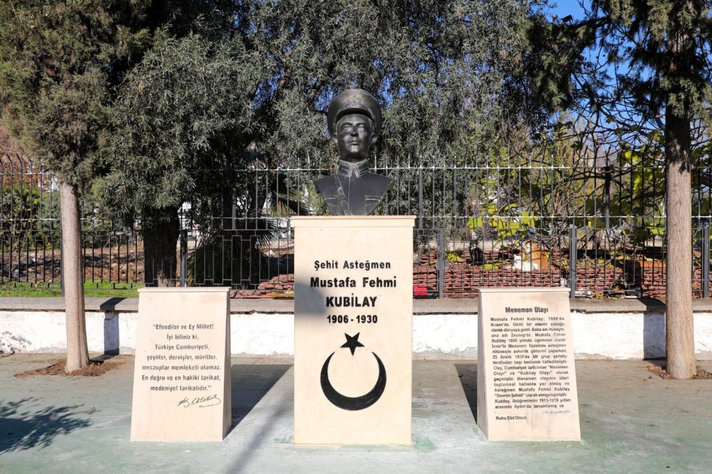 EFELER BELEDİYESİ ŞEHİDİMİZİN ANITINI ONARDI “CUMHURİYETİMİZİN DEĞERLERİNİ YAŞATACAĞIZ”