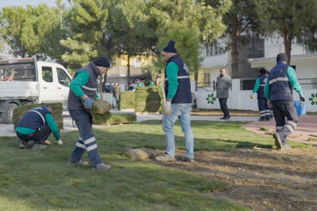 EFELER’İN YEŞİL EKİPLERİ KENTİ GÜZELLEŞTİRİYOR FAALİYETLER REKOR KIRIYOR