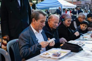 EFELER’İN GÖNÜL SOFRALARI YOĞUN İLGİ GÖRÜYOR