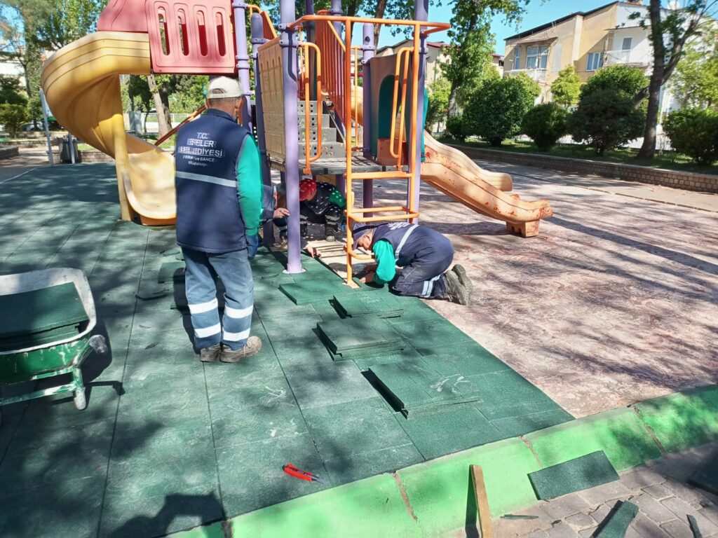 EFELER’İN PARKLARI YAZ MEVSİMİNE HAZIRLANIYOR