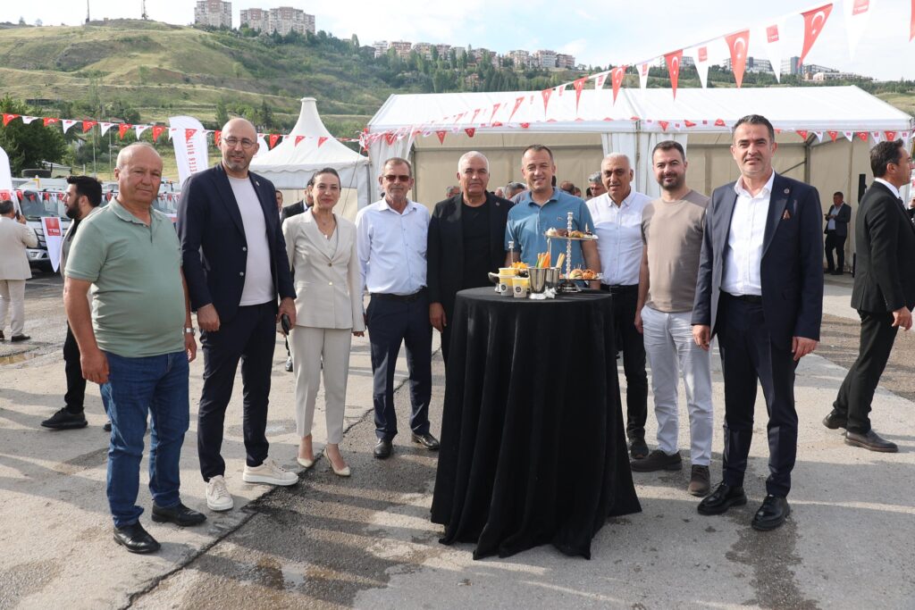 Başkan Arıcı Koçarlı Belediyesi’ne yeni hibe araçlar kazandırdı