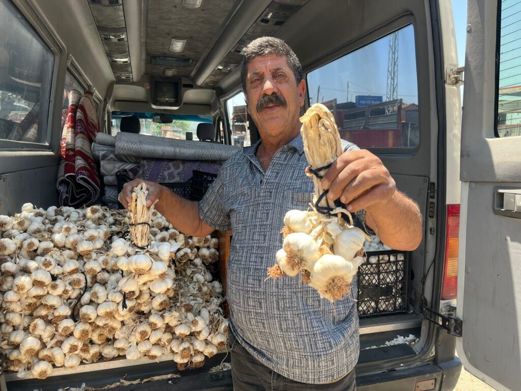 Minibüsüyle üç il gezip, ailesine bakıyor