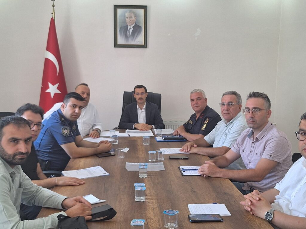 Bozdoğan’da sokak hayvanlarıyla ilgili değerlendirme toplantısı yapıldı