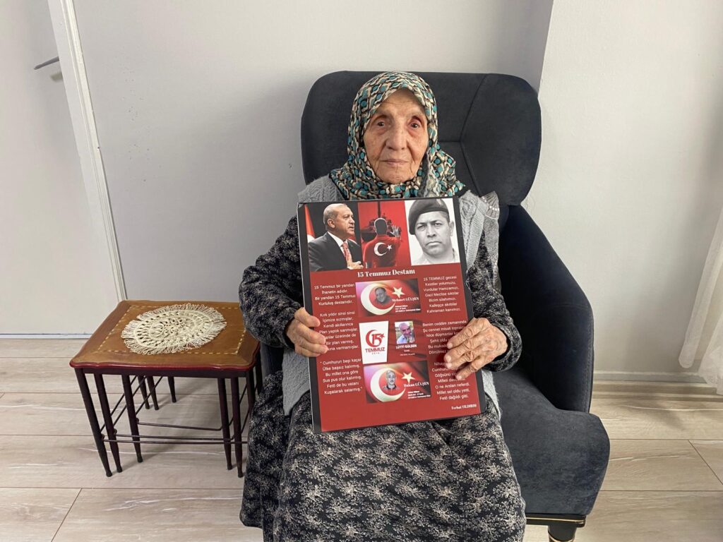 15 Temmuz’da 2 oğlu ve damadını şehit veren 99 yaşındaki Muzaffer Gülşen’in gözyaşları dinmiyor