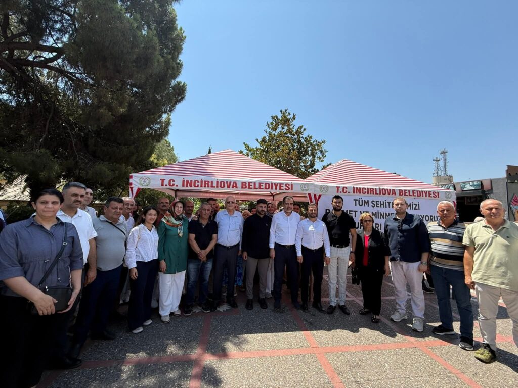 AK Parti Aydın İl Başkanlığı, Muharrem ayı kapsamında aşure hayrı düzenledi.