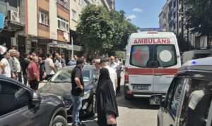 Sultangazi’de bir adam 6. kattan düşerek ağır yaralandı, babasının başucunda gözyaşı döktü