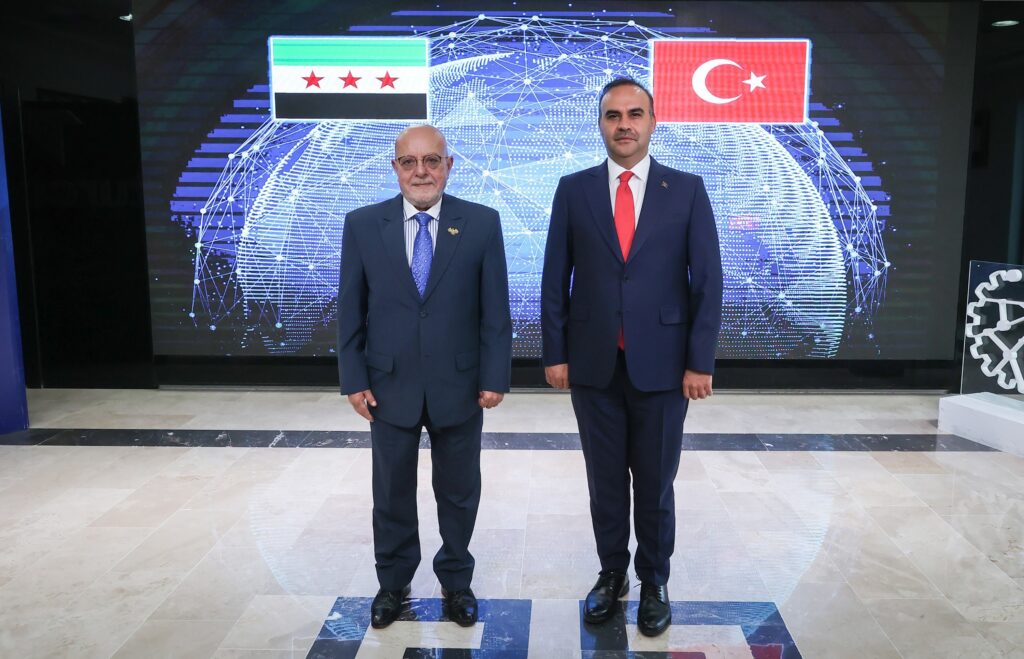 Bakan Kacır, Suriyeli mevkidaşı ile bir araya geldi