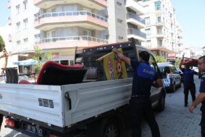Söke Belediyesi Zabıta Müdürlüğü, kaldırım işgallerine karşı denetimlerini aralıksız sürdürüyor.