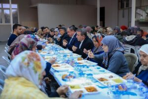 Efeler’in ilk iftar sofrası Alanlı Mahallesi’nde kuruldu