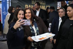 Başkan Çerçioğlu, vatandaşlarla iftar sofrasında bir araya geldi