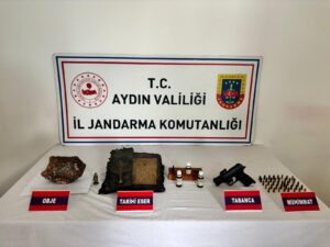 Aydın’da Bizans dönemine ait altın işlemeli dua kitabı ele geçirildi