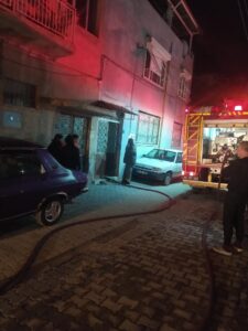 Söke’de gece yarısı mutfak yangını paniğe neden oldu
