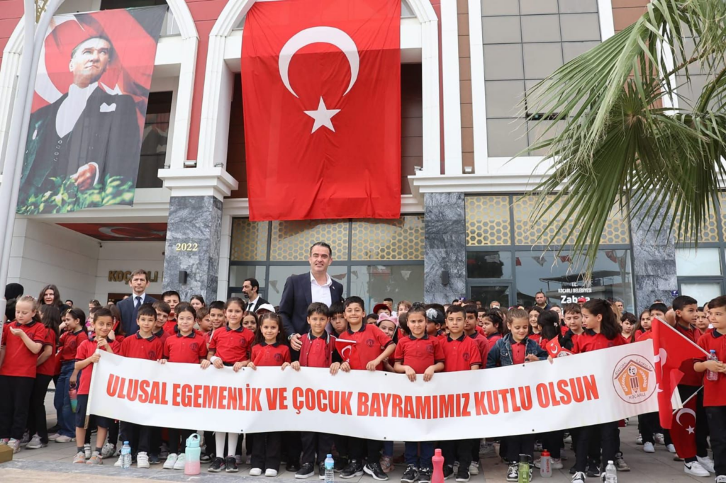 Başkan Arıcı’dan 23 Nisan Mesajı: “Geleceğin Aydınlık yüzü, bugünün çocuklarıdır.”