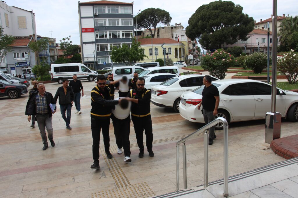 Cinayet şüphelisi abi-kardeş tutuklandı