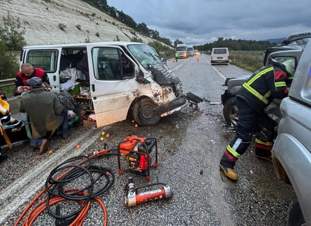 Karacasu’da trafik kazası: 6 yaralı