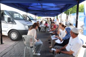 BAŞKAN ÇERÇİOĞLU AĞIZ VE DİŞ SAĞLIĞI HİZMETLERİNİ UMURLU MAHALLESİ’NDE VATANDAŞLARLA BULUŞTURDU