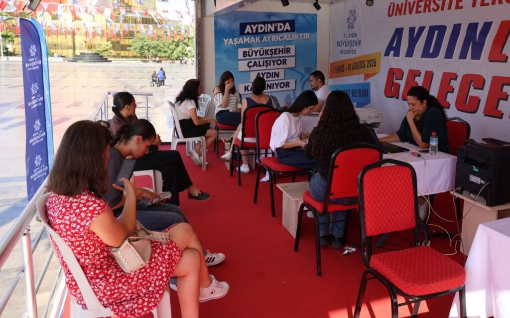 Başkan Çerçioğlu’ndan Üniversite Adaylarına Ücretsiz Tercih Desteği