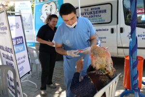 BAŞKAN ÇERÇİOĞLU AĞIZ VE DİŞ SAĞLIĞI HİZMETLERİNİ EFELER, DİDİM VE İNCİRLİOVA’DA VATANDAŞLARLA BULUŞTURDU