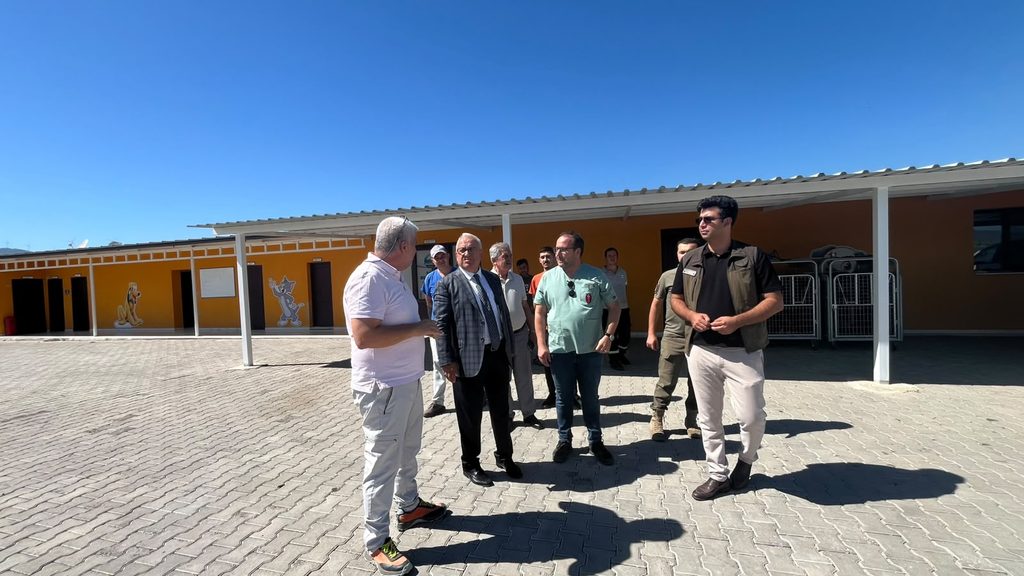 SÖKE’NİN HAYVAN BAKIM EVİNE BAKANLIK BAŞMÜFETTİŞLERİNDEN ÖVGÜ