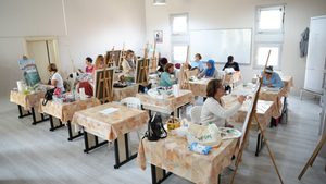 SÖKE BELEDİYESİ’NİN GÜZ KURSLARINA YOĞUN İLGİ VAR; 4 BİN 300 KURSİYER